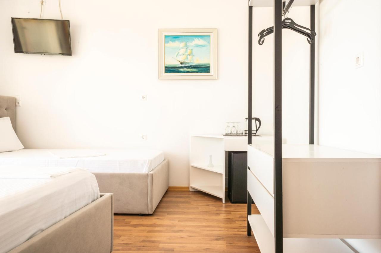 Ionio Rooms I Himare Buitenkant foto